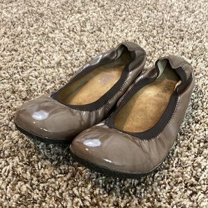 Taos Women’s Ballerina flat size 9-9.5
